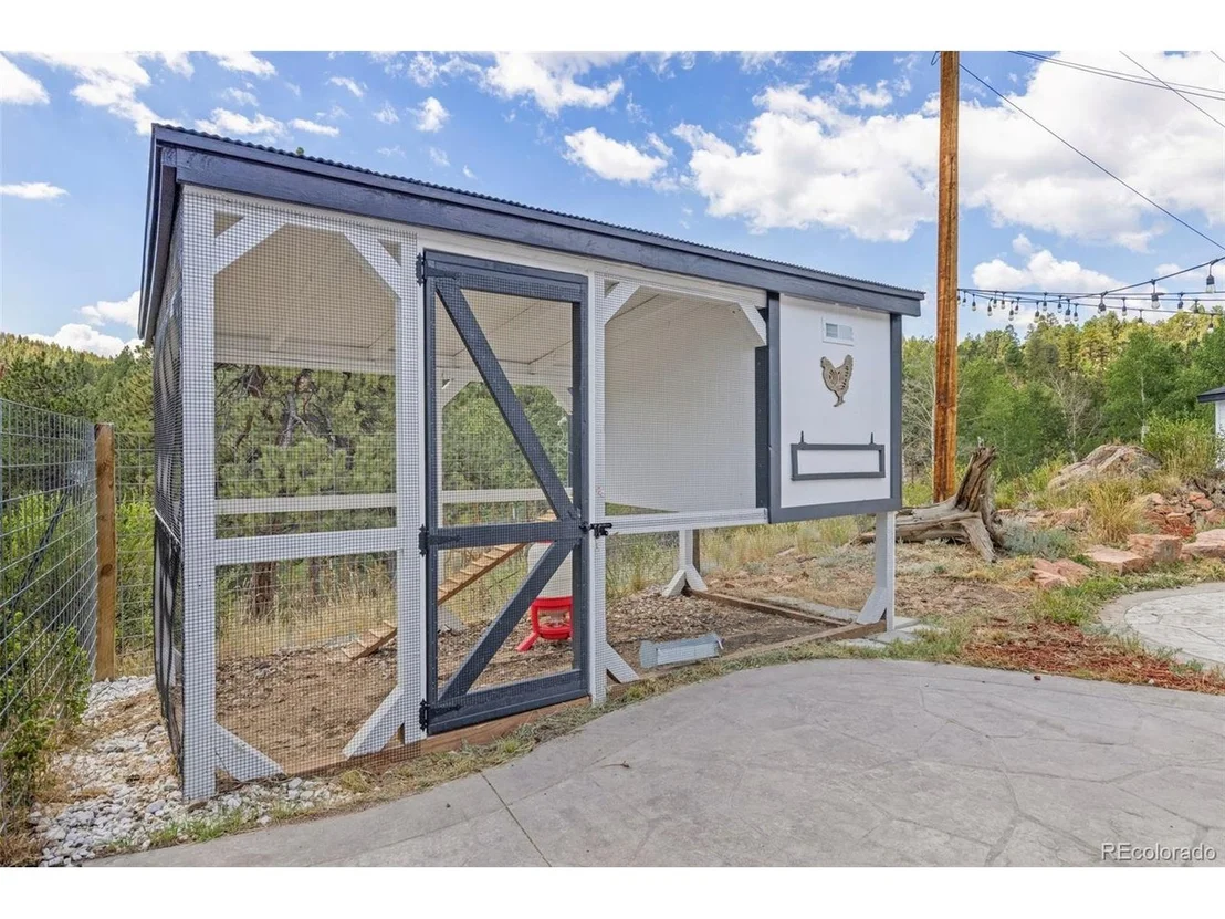 Photo of 33758 Harmon Rd