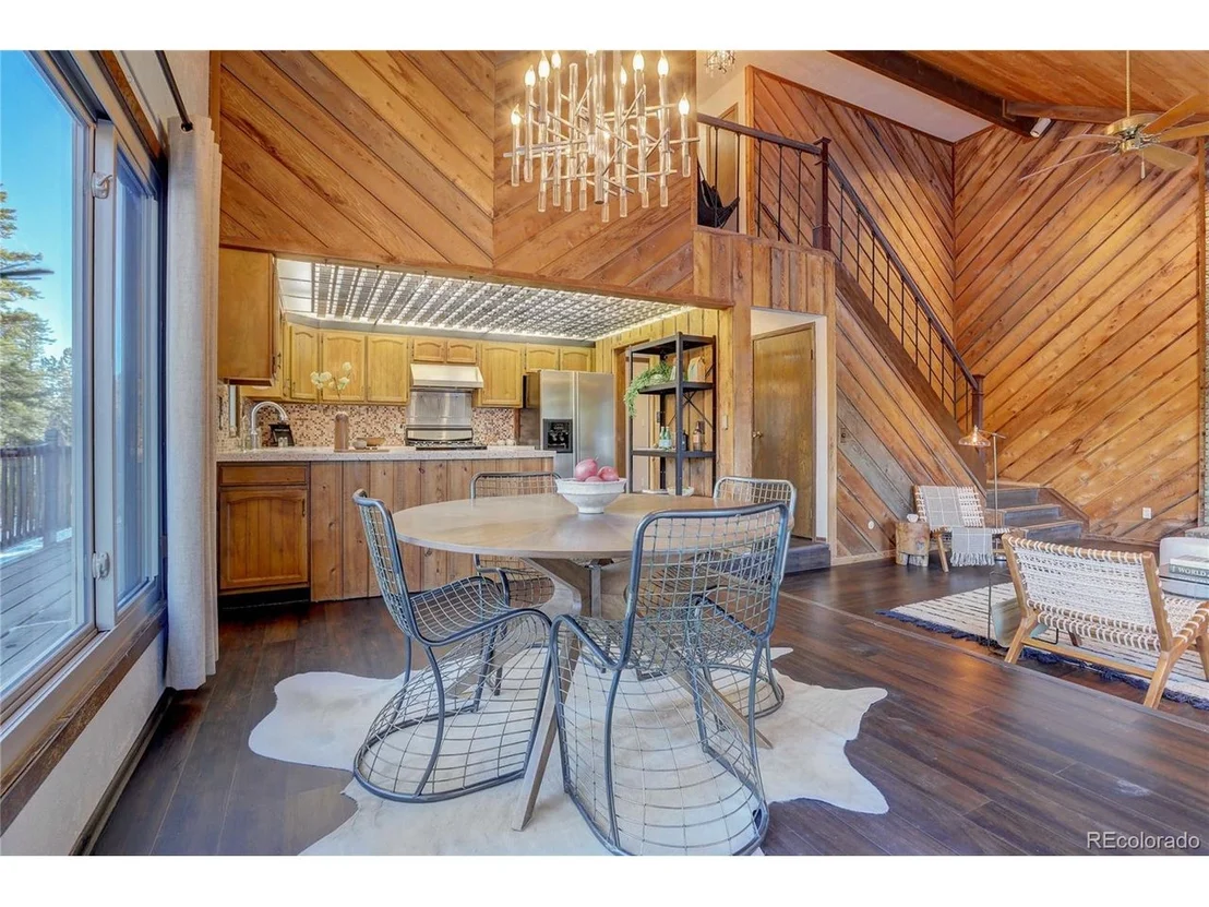 Photo of 155 Pinon Cir