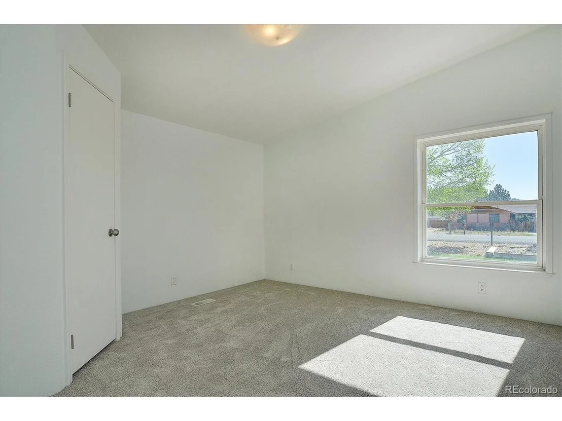 Photo of 164 Robert Dr