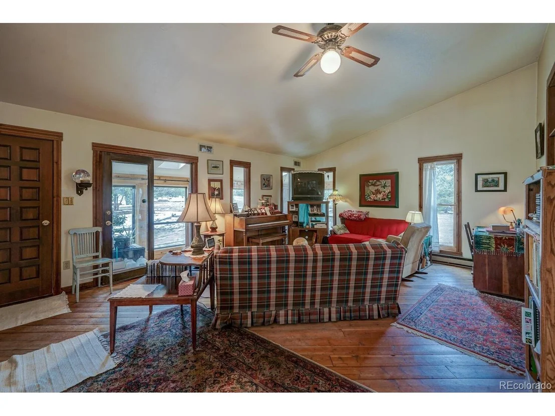 Photo of 6485 Divide Dr