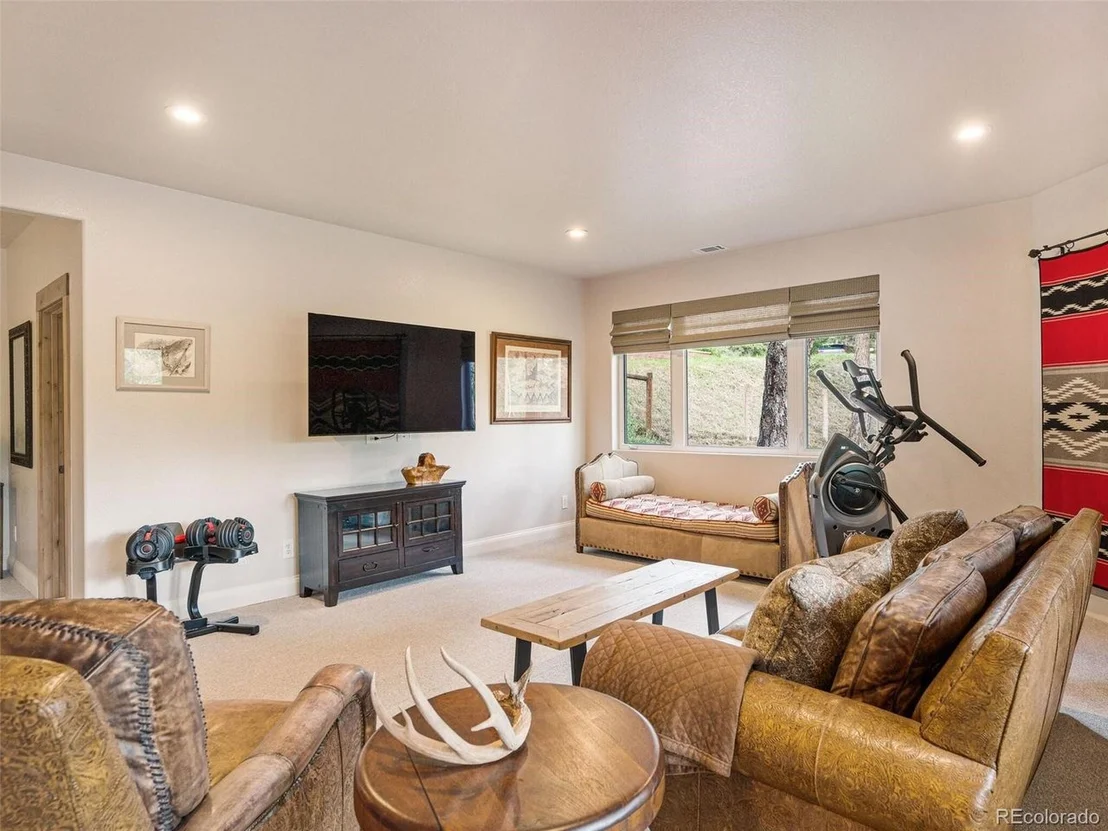 Photo of 137 Nuthatch Rd