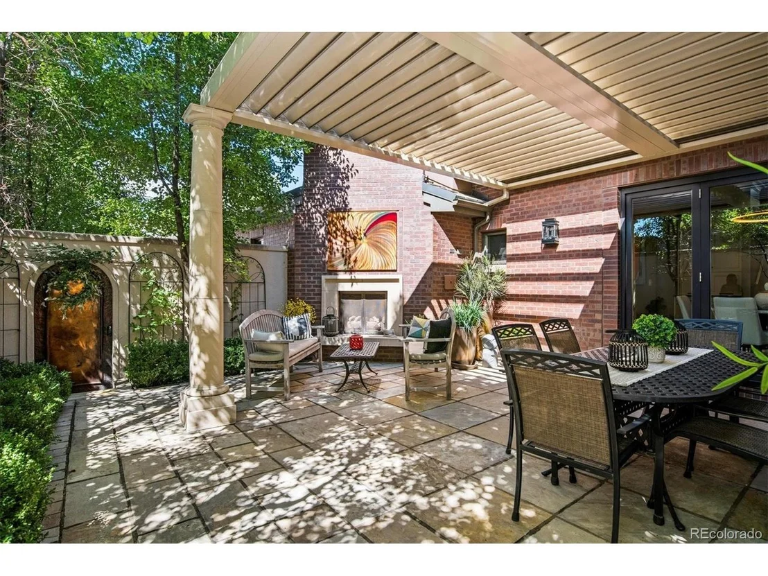 Photo of 445 Cook St