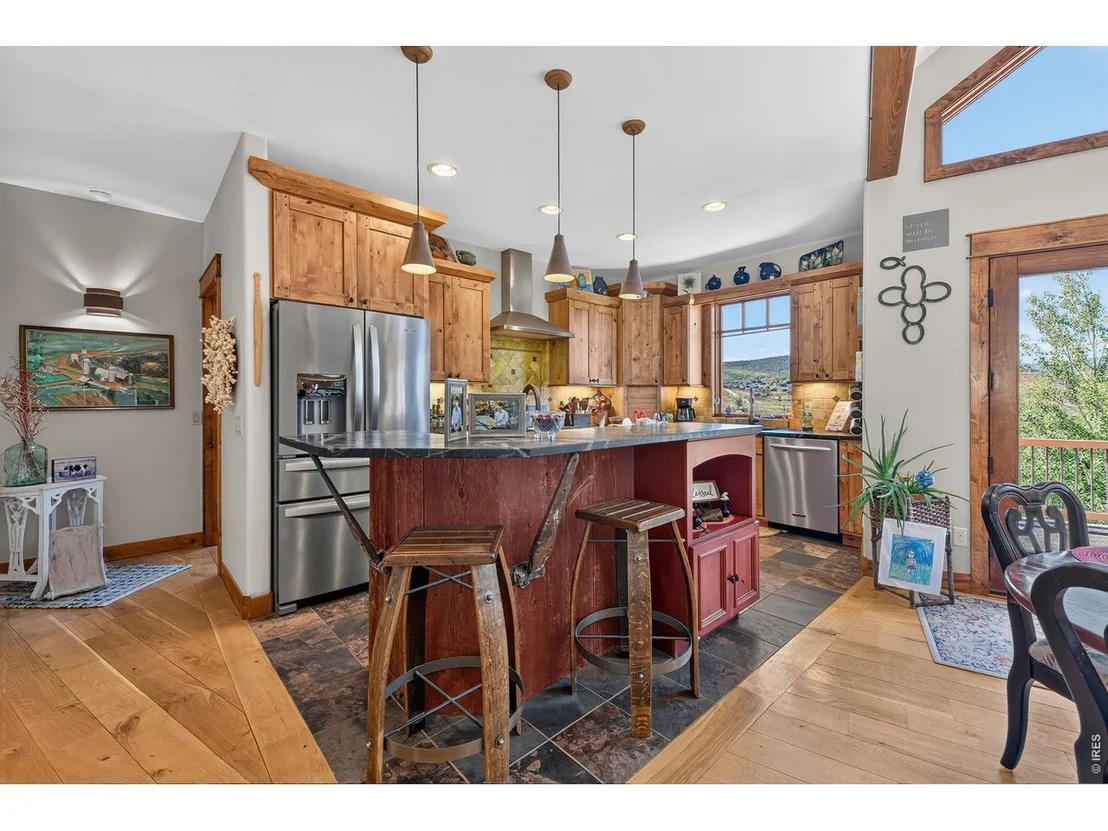 Photo of 320 County Road 8947