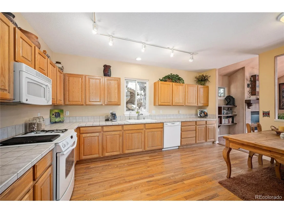 Photo of 6935 Sprucedale Park Way