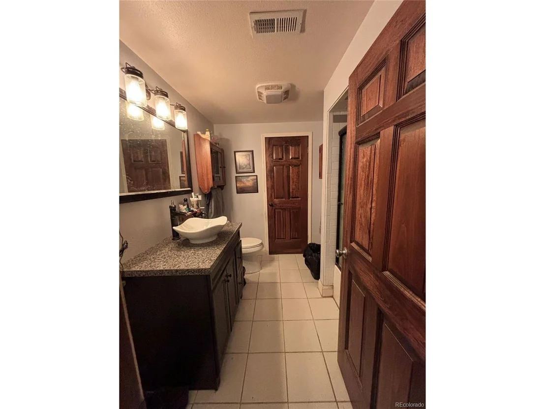 Photo of 2504 Haskell Pl