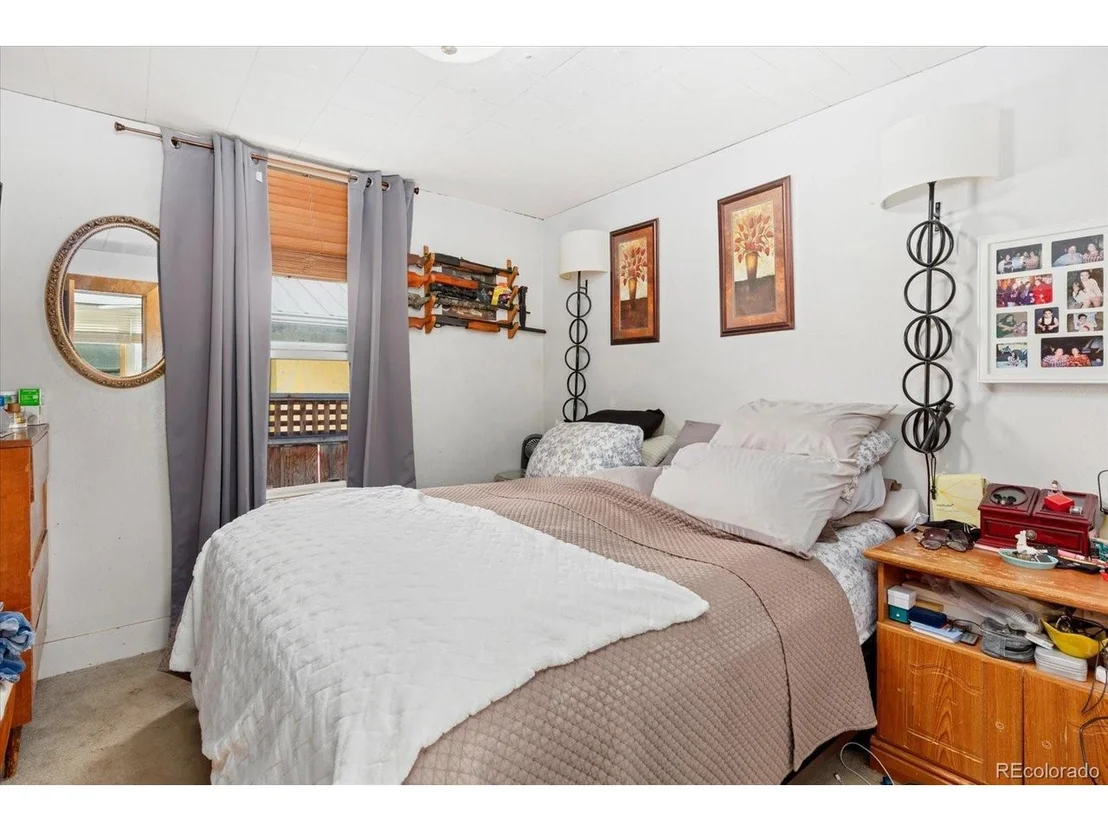 Photo of 622 W 2nd St
