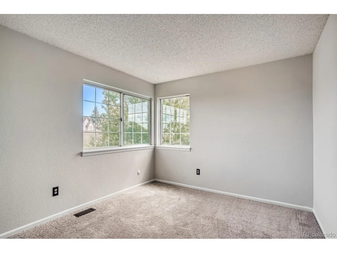 Photo of 11623 Laurel Ln