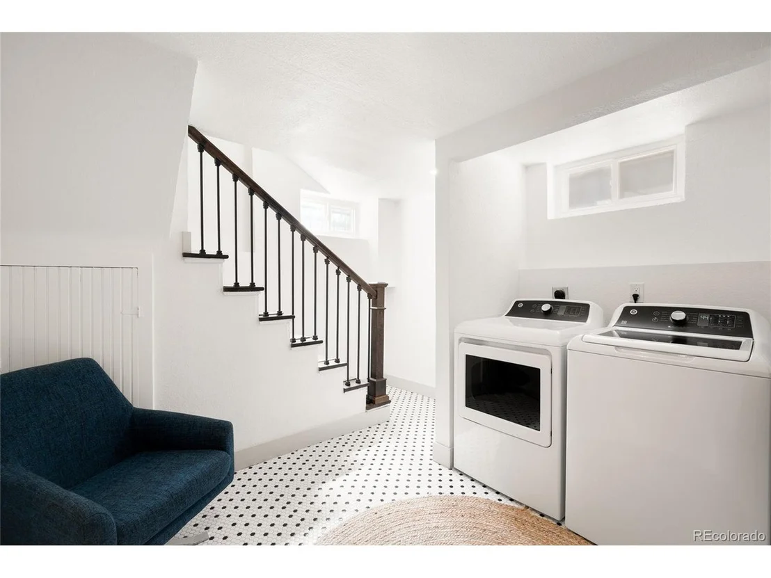 Photo of 2068 Jasmine St