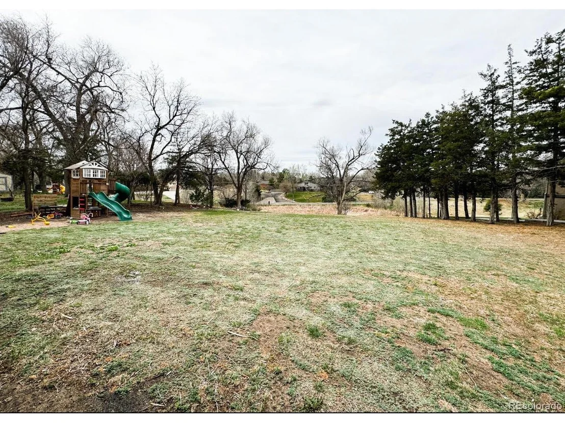 Photo of 111 Juniper Dr