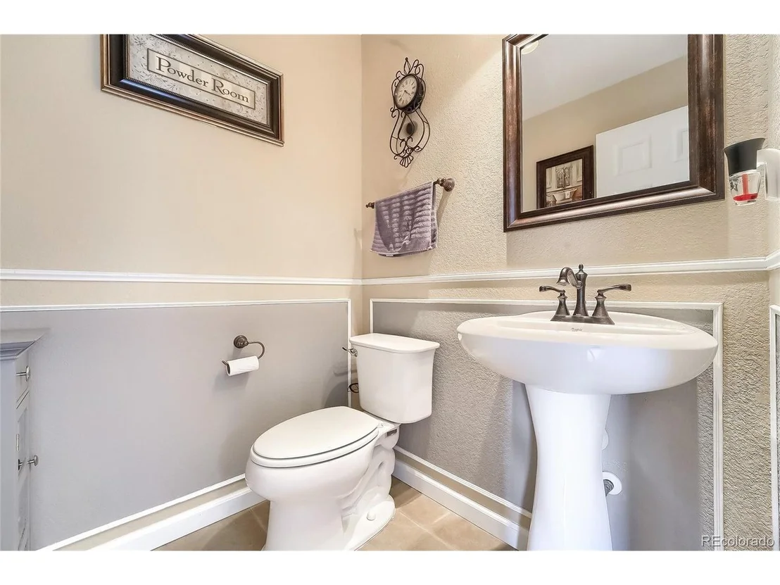 Photo of 7233 Foothill St