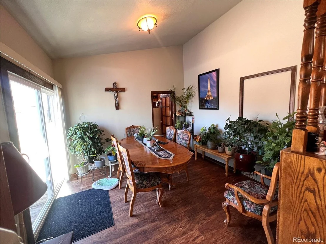 Photo of 5163 Carson St