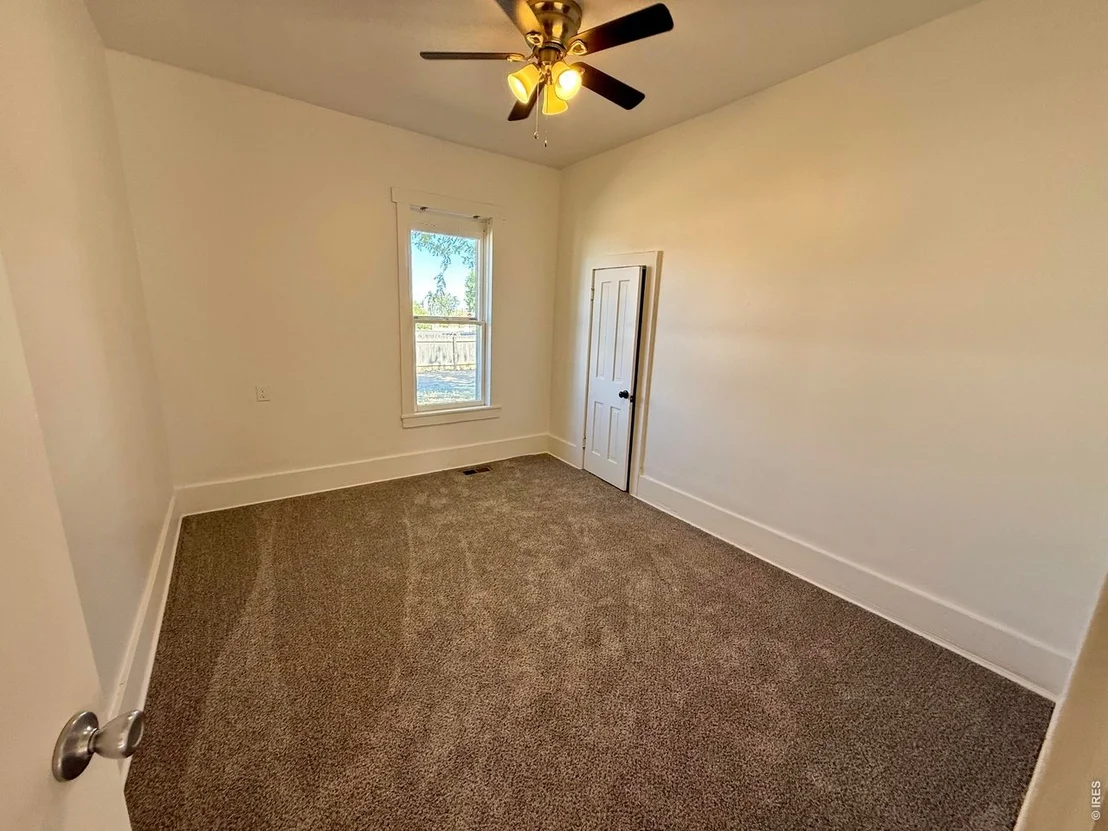Photo of 425 Dillingham Ave