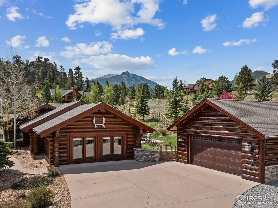 Photo of 2030 Cherokee Dr