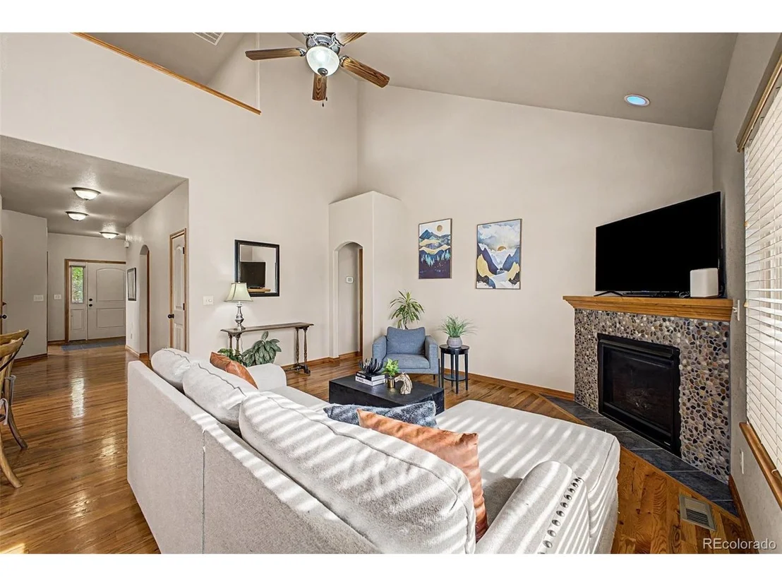 Photo of 652 Sundance Dr