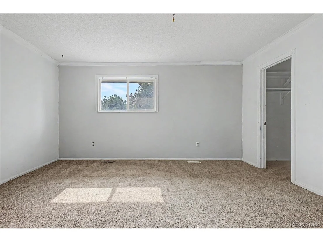 Photo of 10015 Beach St