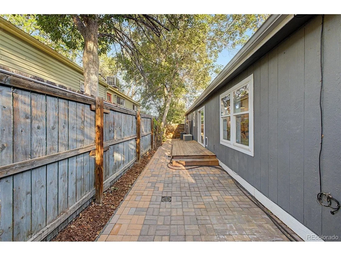 Photo of 370 Irving St