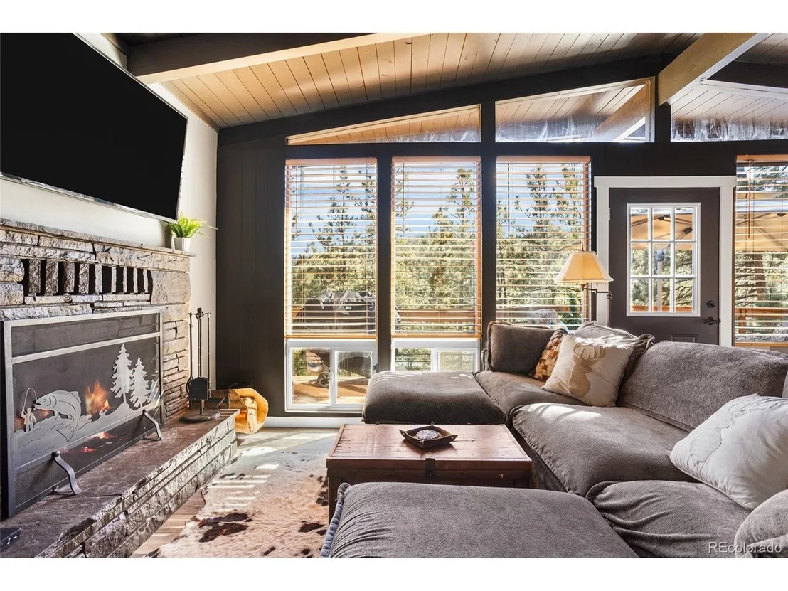 Photo of 15185 Rainbow Dr