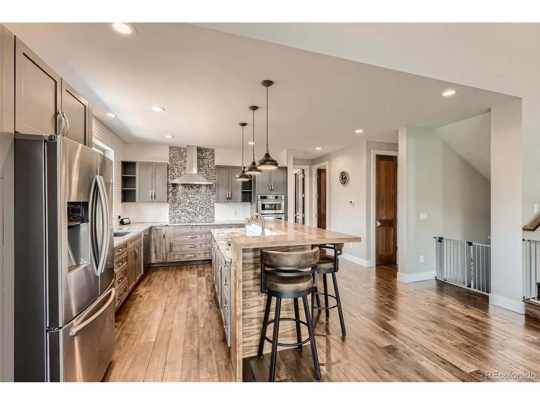 Photo of 422 Highlands Dr