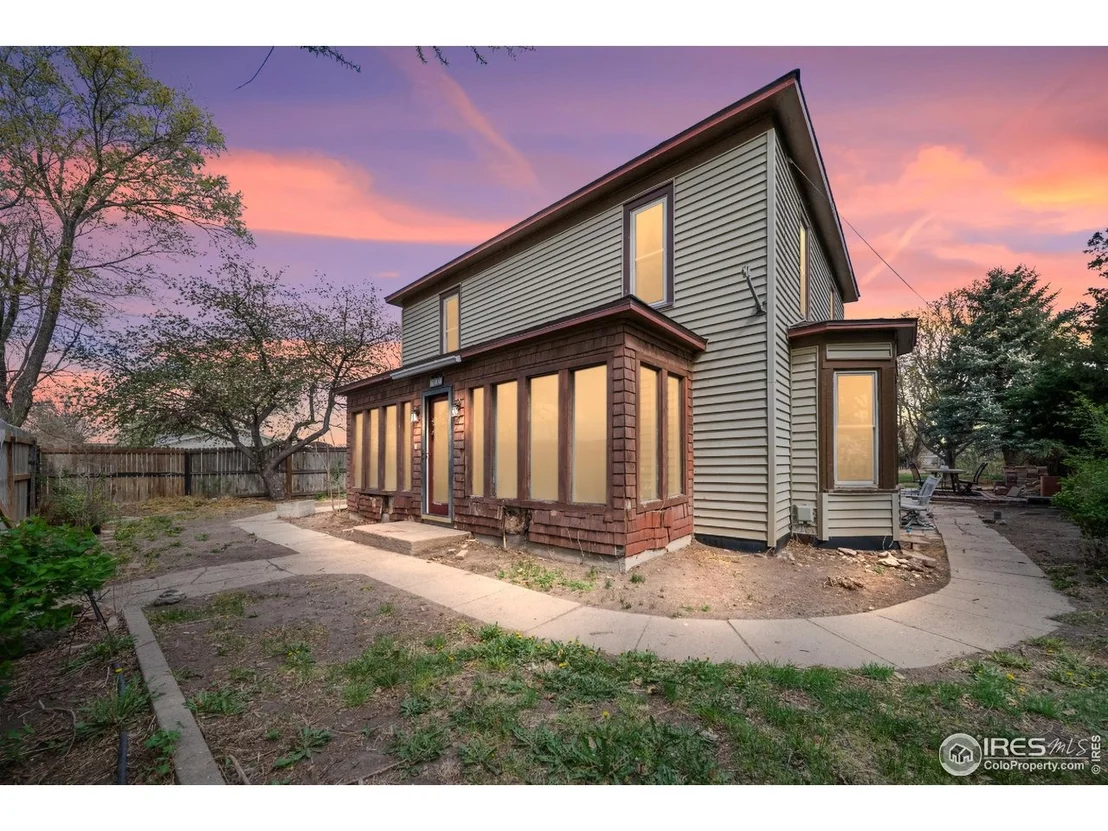 Photo of 213 W 3rd Ave