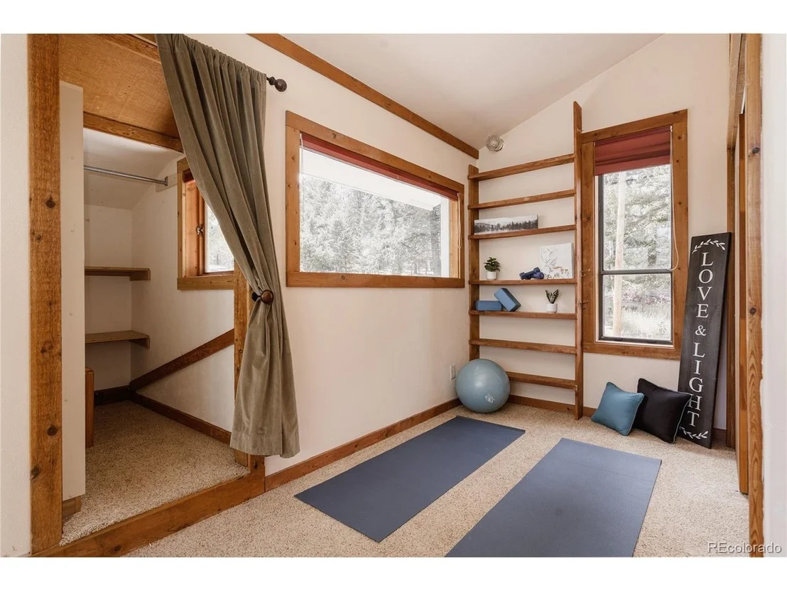 Photo of 190 Circle Dr