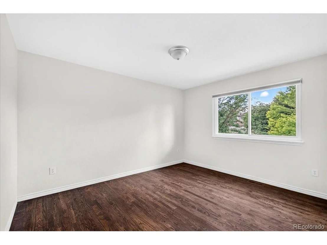 Photo of 1671 Hemlock Way
