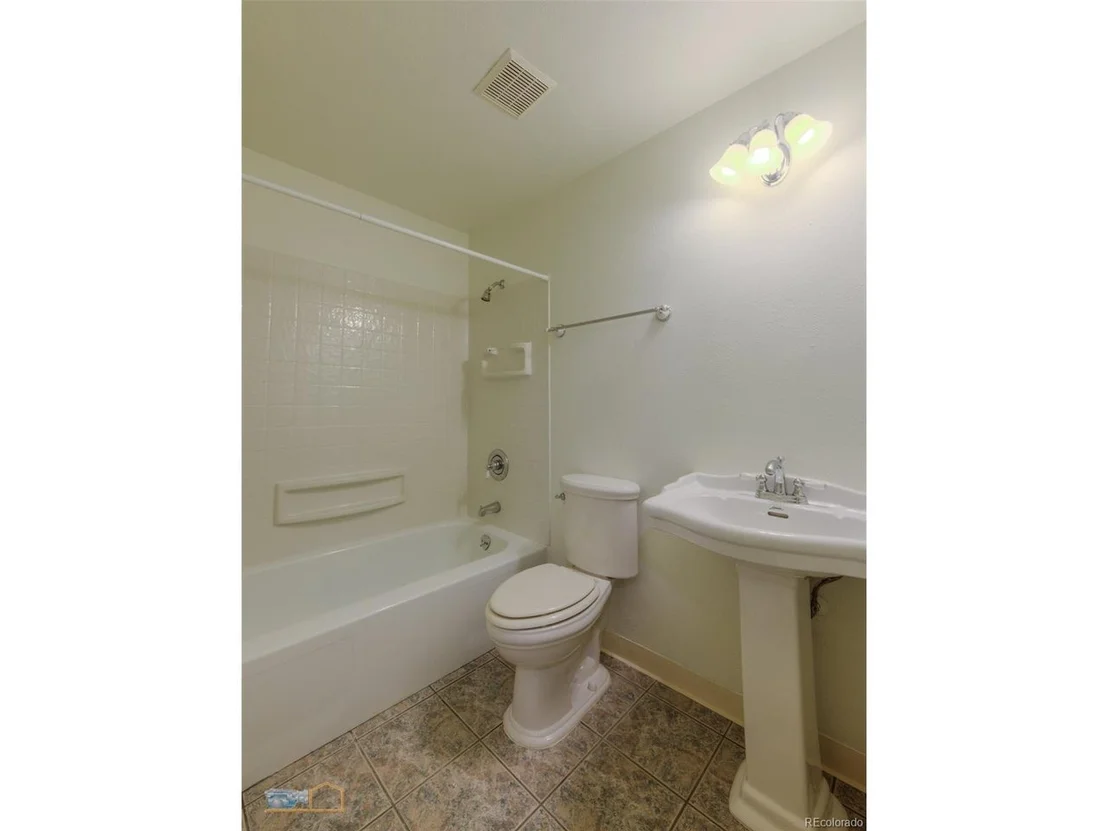 Photo of 935 Morgan Dr