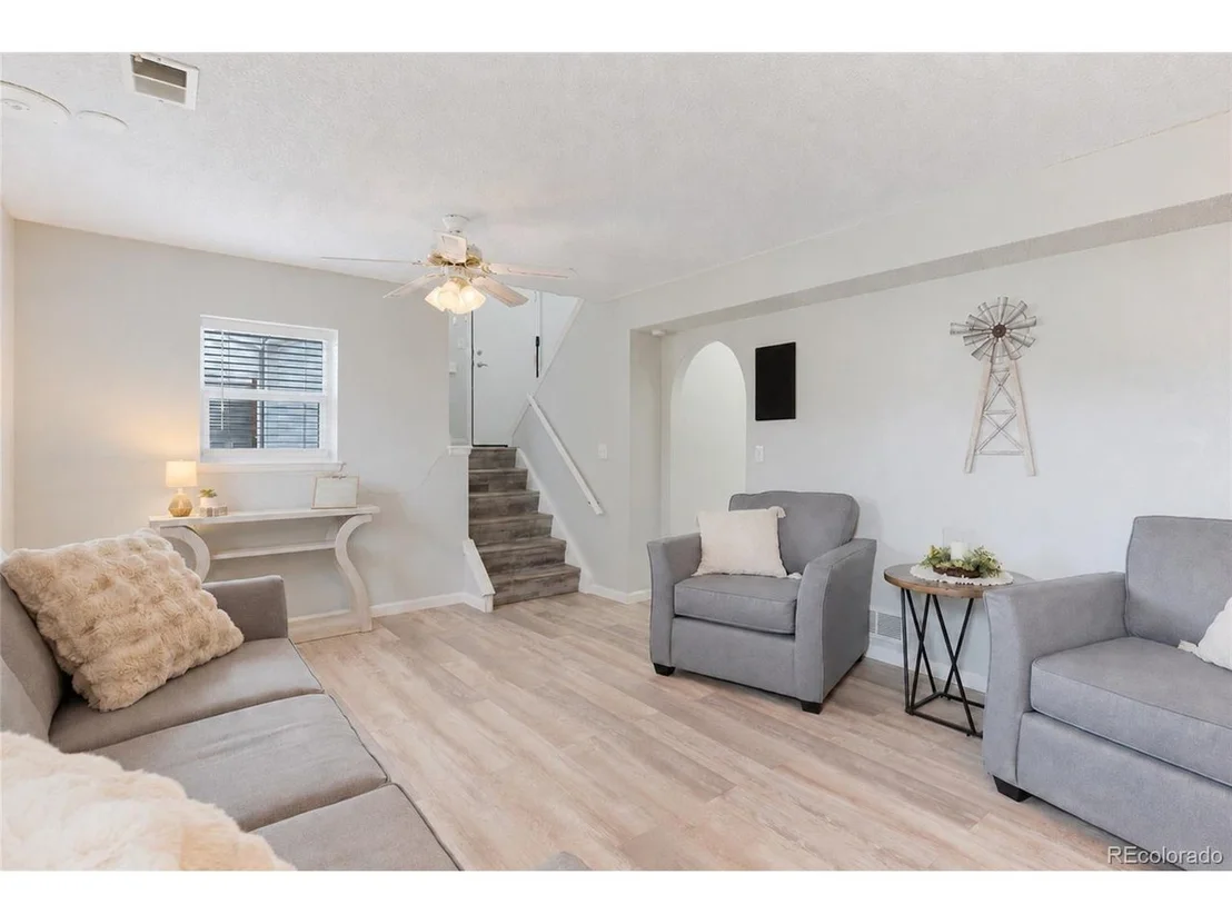 Photo of 216 Jefferson Dr