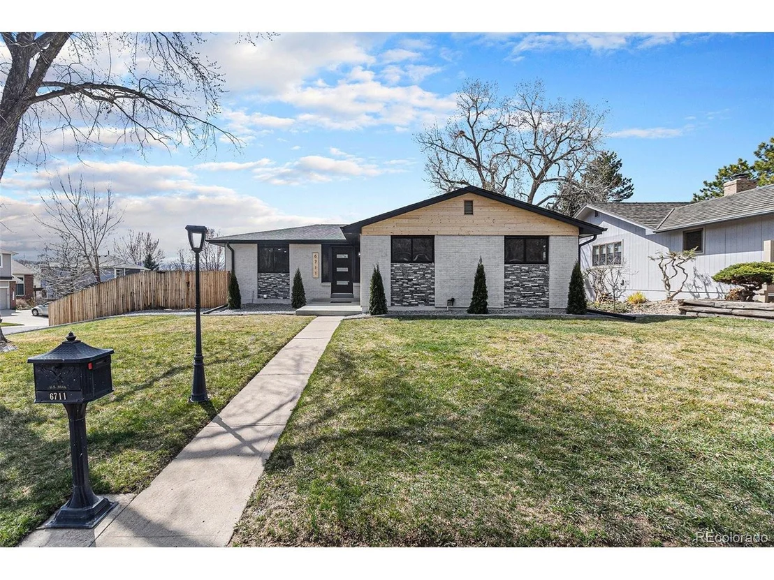 Photo of 6711 Field St