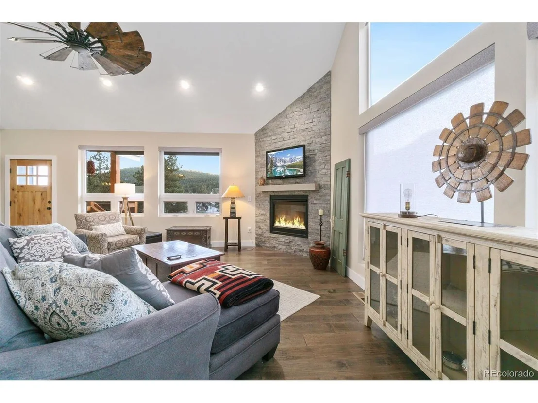 Photo of 31675 Kiva Ln