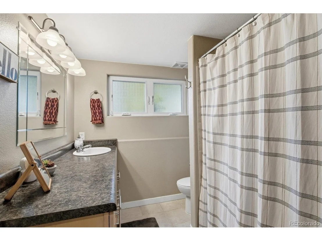 Photo of 7861 Robin Ln