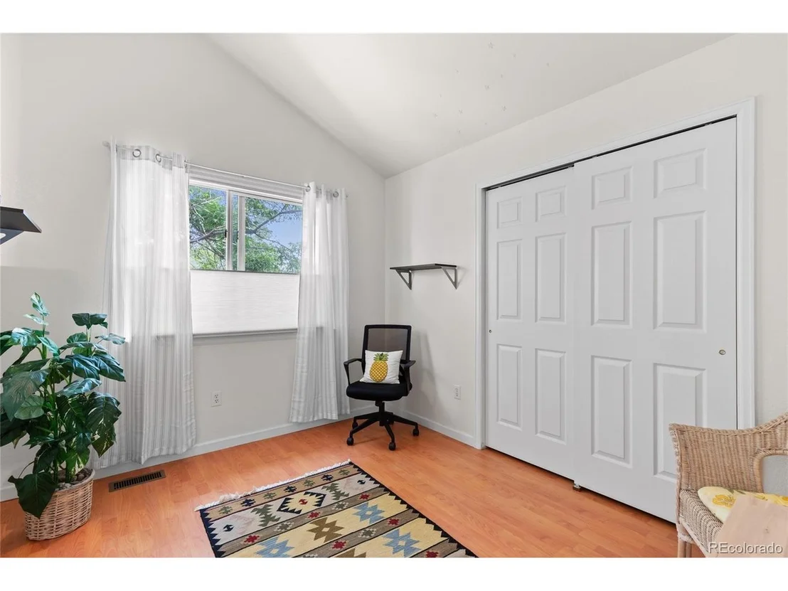 Photo of 4945 Tesla Cir