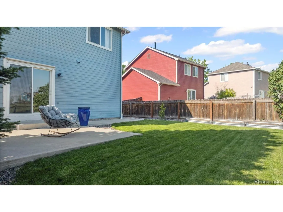 Photo of 7977 Emerson Ave