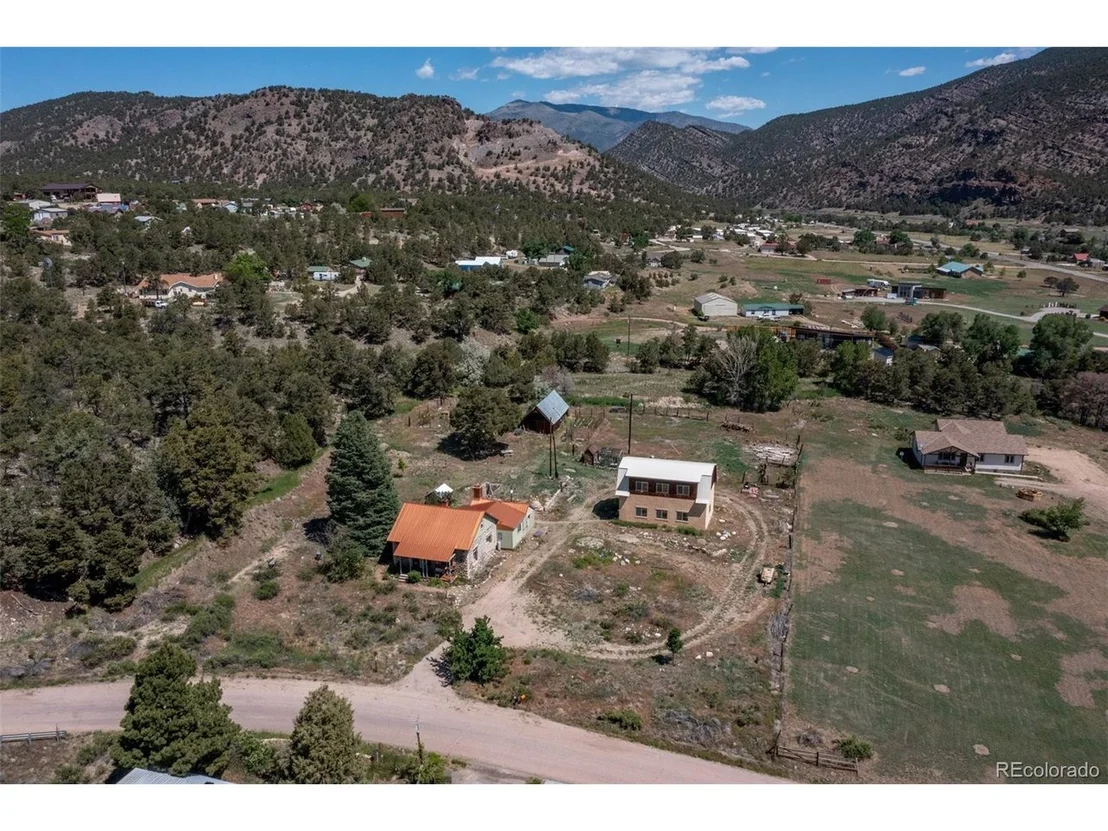 Photo of 689 County Road 4