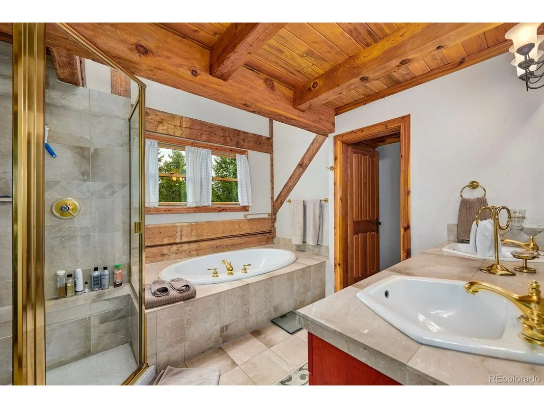 Photo of 2847 Ridge