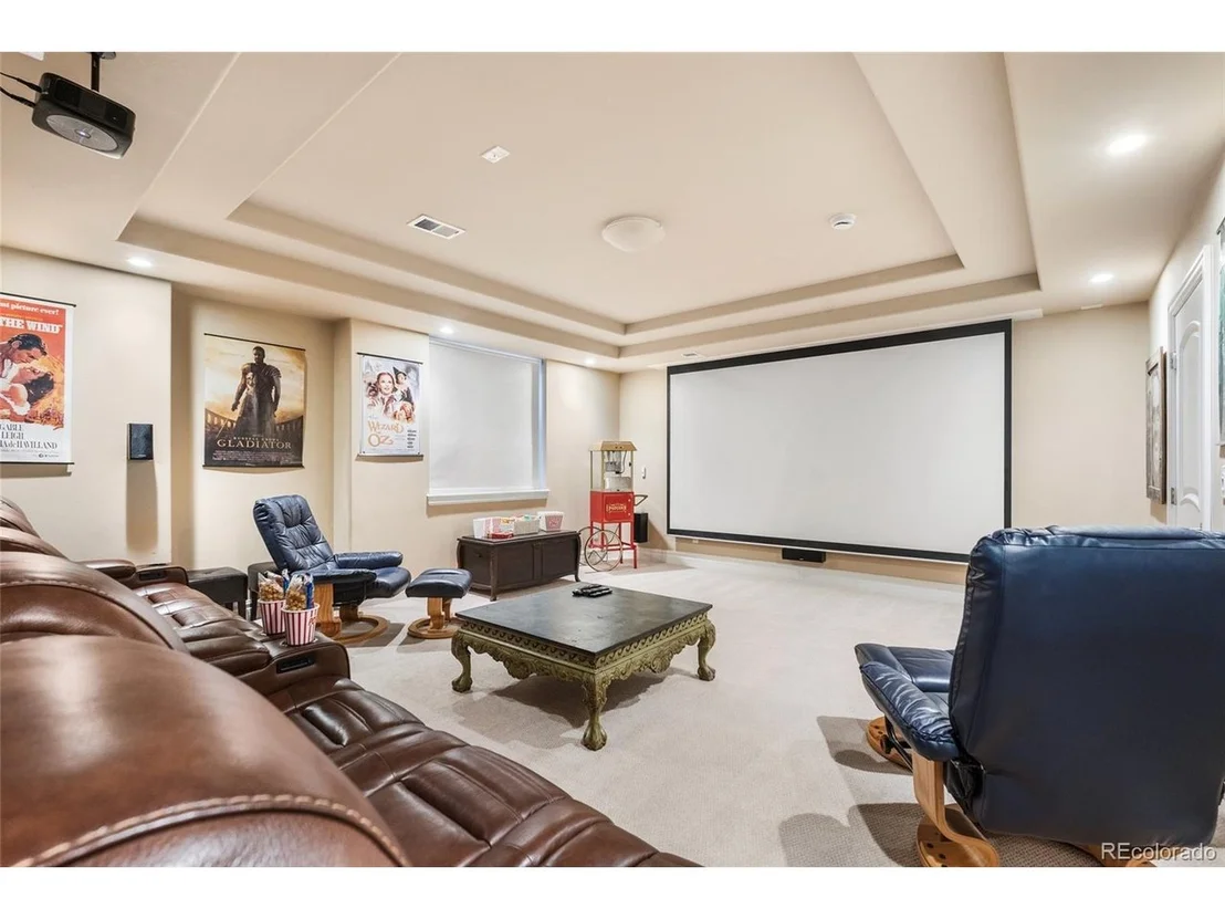 Photo of 1160 N Monaco Pkwy