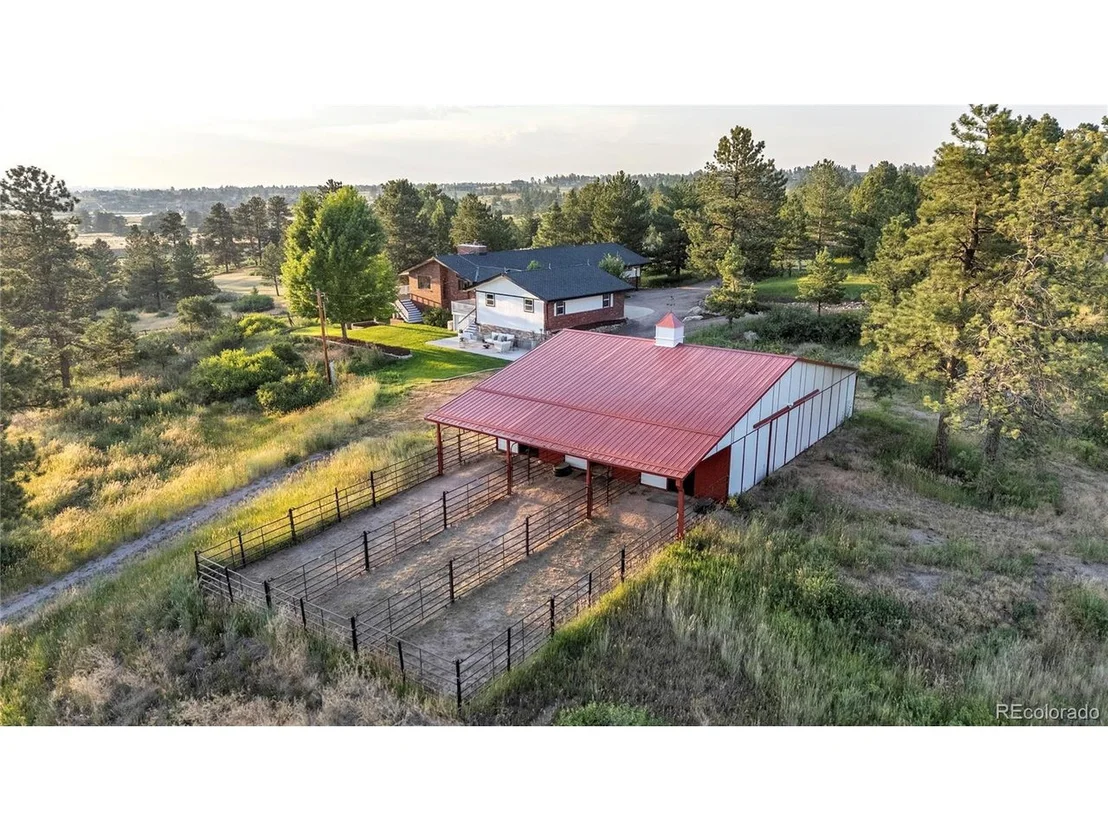 Photo of 6685 Chalet Cir