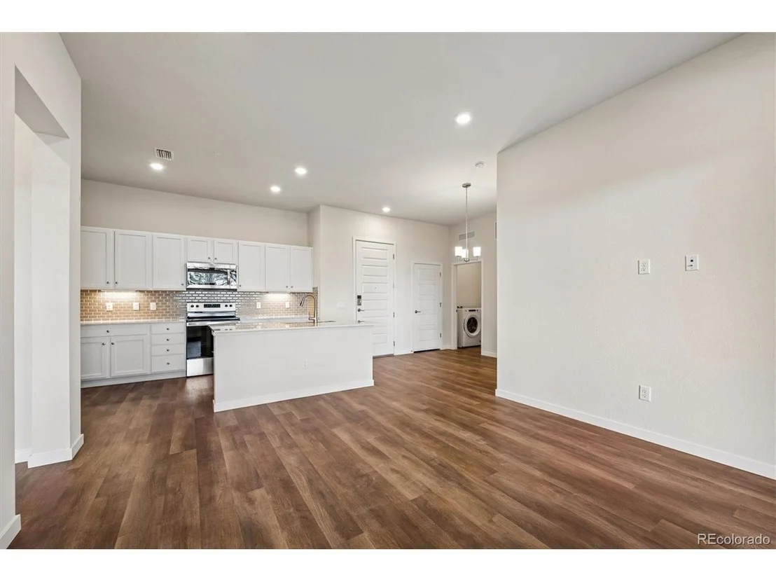 Photo of Unit 2103 at 485 Interlocken Blvd