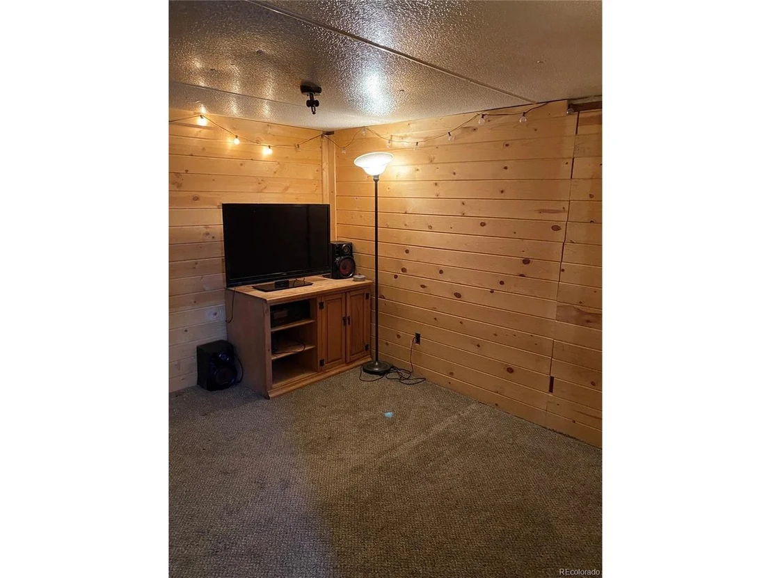 Photo of 1039 25TH Trl