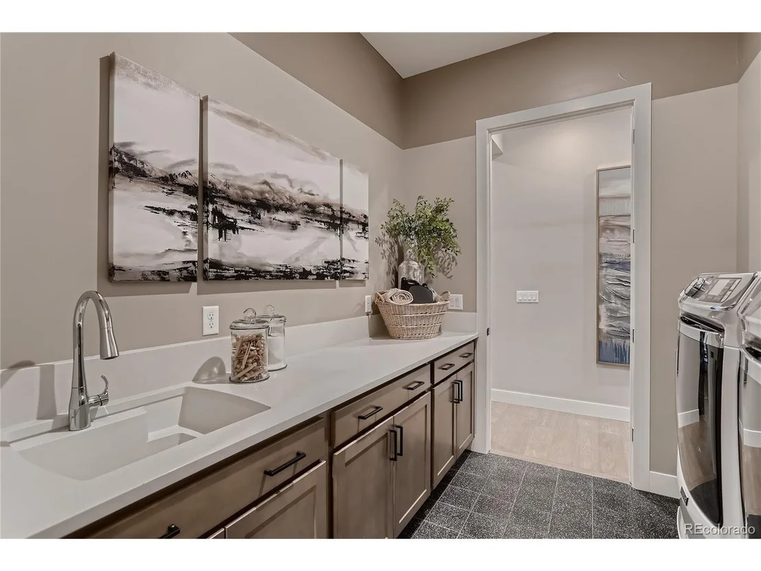Photo of 698 Quarry Ct