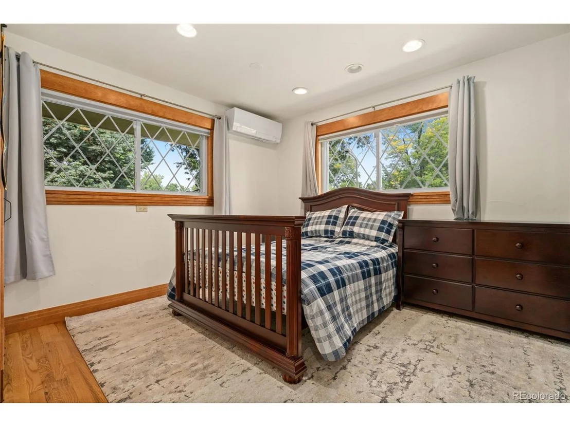 Photo of 3035 Deframe Rd