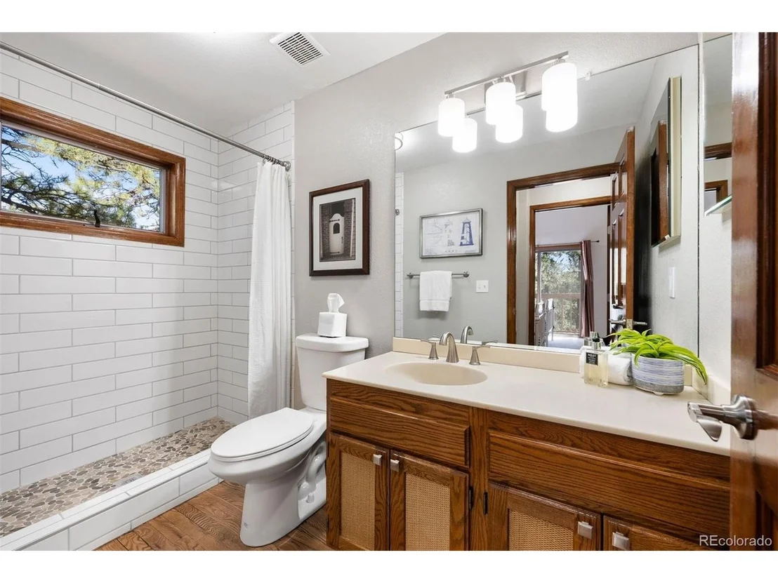 Photo of 2386 Daisy Ln