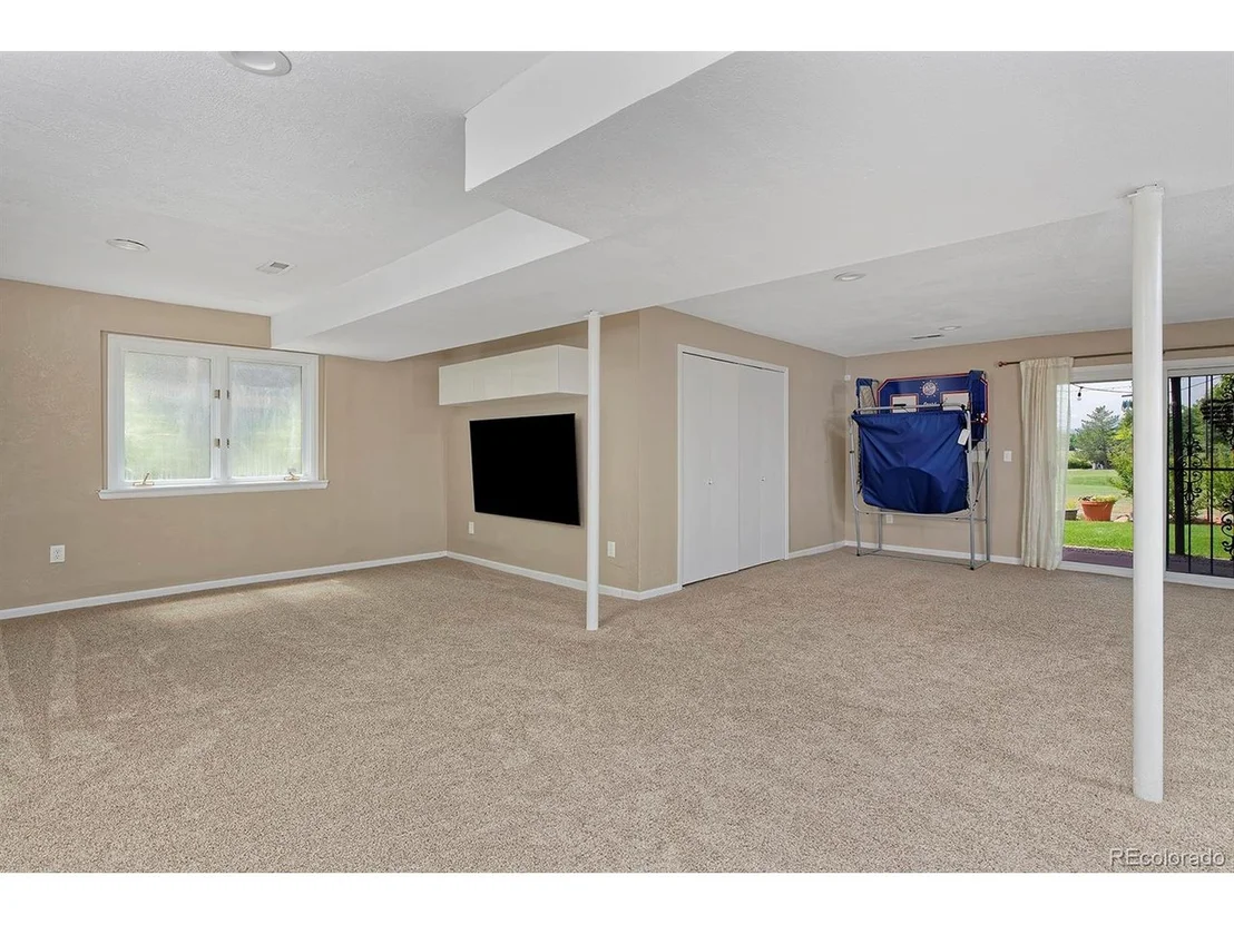 Photo of 1175 Oakhurst Dr
