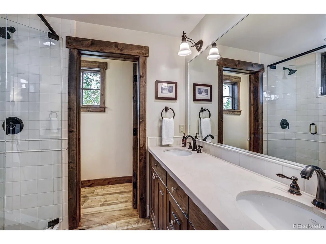 Photo of 456 Peerless Dr