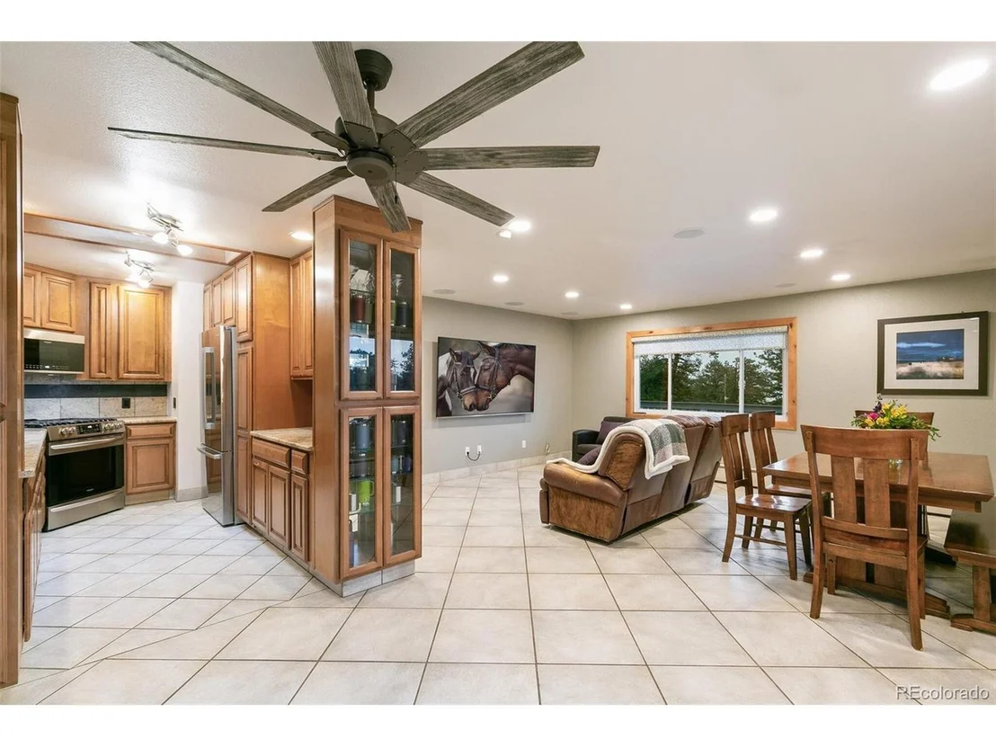 Photo of 9126 Sunrise Ln