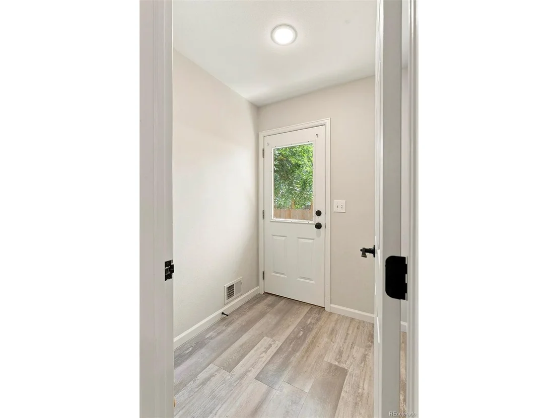 Photo of 818 Baker St