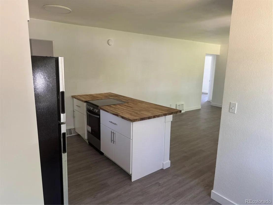 Photo of 1200 Beeler