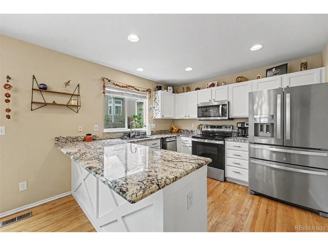 Photo of 16254 Blueleaf Pl