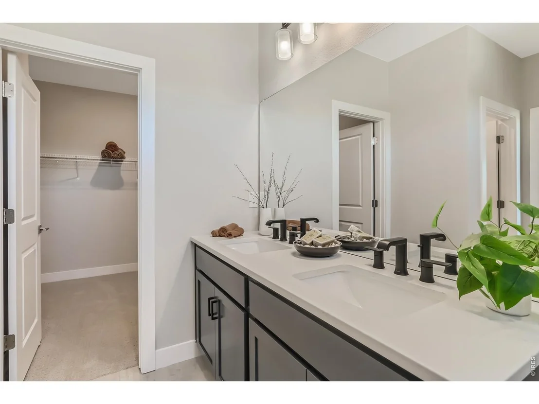 Photo of 7332 Swan River St
