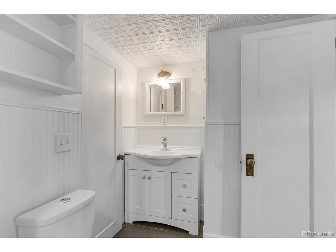 Photo of 548 E Third St