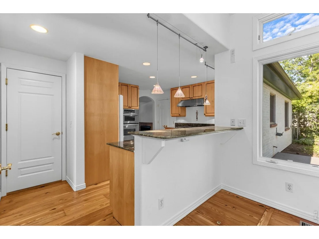 Photo of 1709 Mariposa Ave